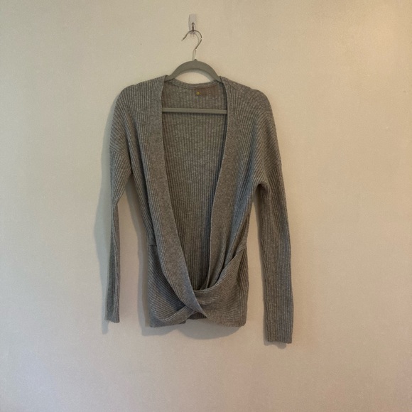 Zella Gray Rib Knit Front Twist yoga Sweater - Picture 2 of 8